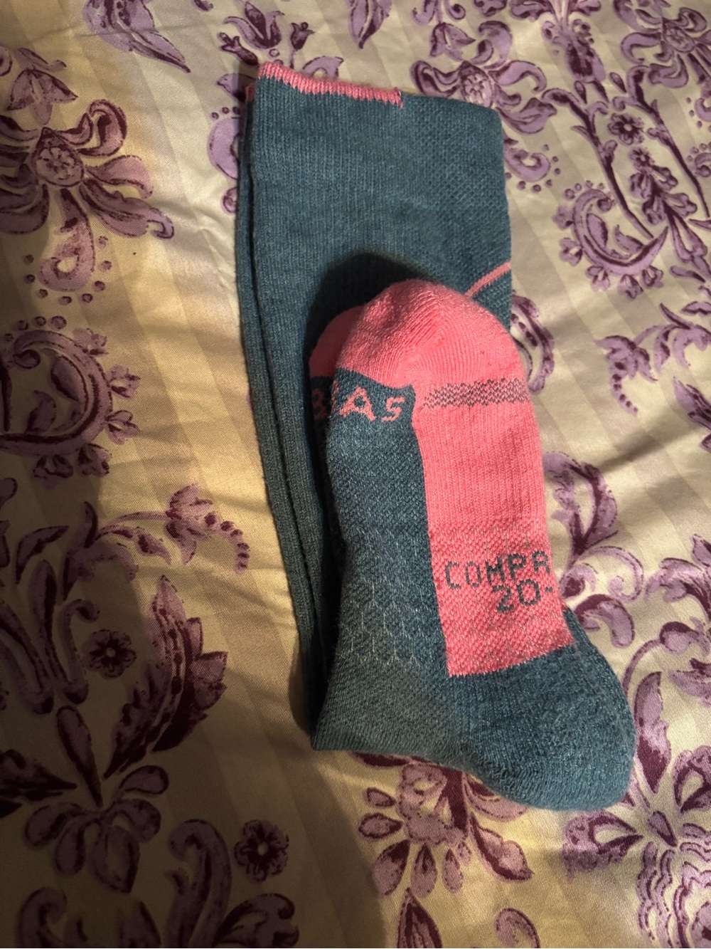 NWOT Bombas Gray and Pink Athletic Compression Socks